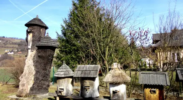 Laskowa skansen: odkryj fascynującą kulturę Beskidów i jej tradycje