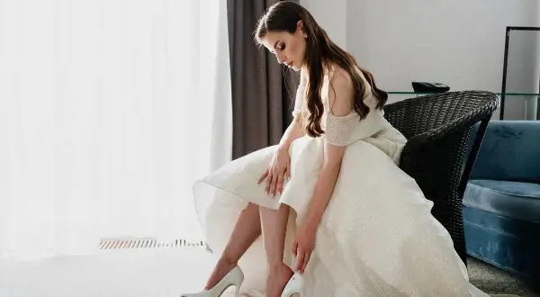 Buty do śmietankowej sukni: Jak wybrać i uniknąć błędów?