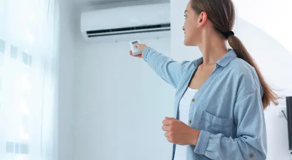 Klimatyzator z zamrażarki: Czy to działa? Bezpieczeństwo i efekty DIY