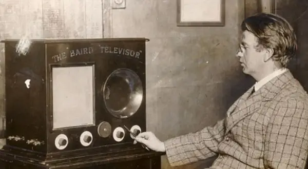 Kiedy powstała telewizja? Historia od Bairda do cyfrowej rewolucji