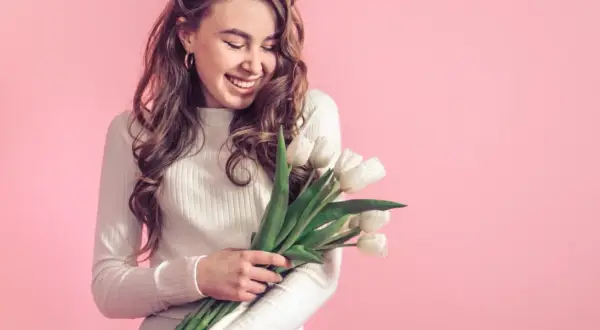 Kwiaty na Dzień Kobiet: Klasyka, trendy, ceny i porady!
