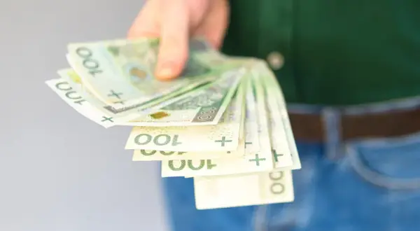 Pożyczka od rodziny: Kiedy PCC 0,5%, a kiedy zwolnienie bez limitu?