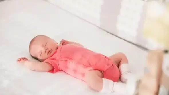 Ile śpi 3 miesięczne dziecko? Odkryj typowe wzorce snu i porady