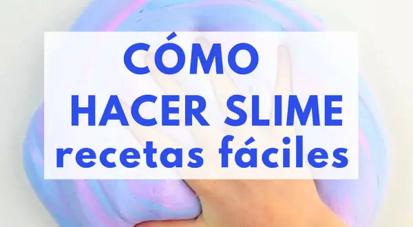 Mano jugando con un slime suave y esponjoso, como si fuera espuma de afeitar. Aprende a hacer slime fácil.