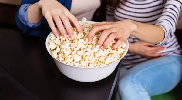 Kto wynalazł popcorn? Zaskakująca historia tej popularnej przekąski