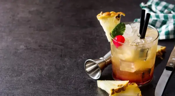 Najlepsze drinki z sake, które musisz spróbować na każdą okazję