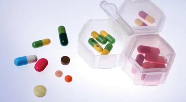 Antybiotyki a antykoncepcja: Które naprawdę osłabiają pigułki?