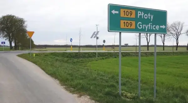 Kto stawia znaki drogowe na osiedlu? Odpowiedzialność za bezpieczeństwo mieszkańców