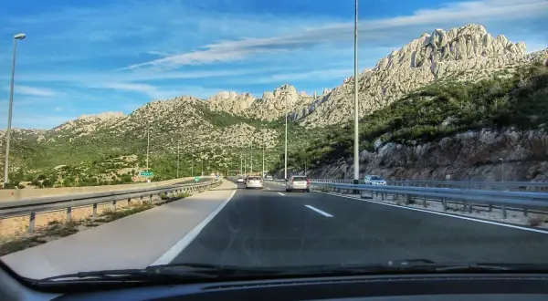 Ile kosztuje autostrada do Splitu? Sprawdź opłaty i trasy!