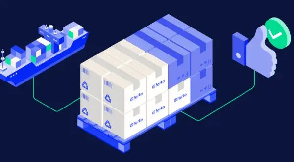 Containerfrachter liefert Paletten mit Kartons. Daumen hoch-Symbol zeigt erfolgreiches maritime Management.