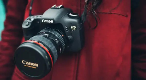 Lustrzanki Canon w 2026: Czy warto? Przewodnik i porównanie