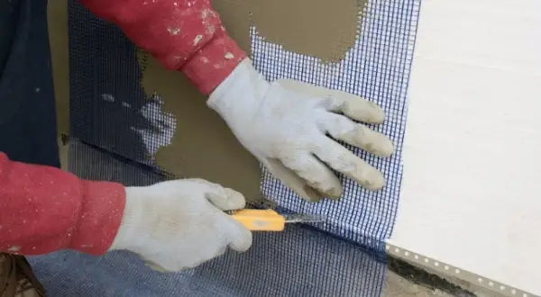 Jak przykleić styropian do ściany - uniknij najczęstszych błędów