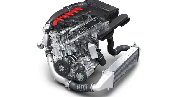 Motor Audi RS con tecnología TFSI, que significa Turbo Fuel Stratified Injection. Potencia y eficiencia en un diseño compacto.