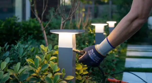 Połączenie szeregowe lamp ogrodowych: instrukcja DIY krok po kroku