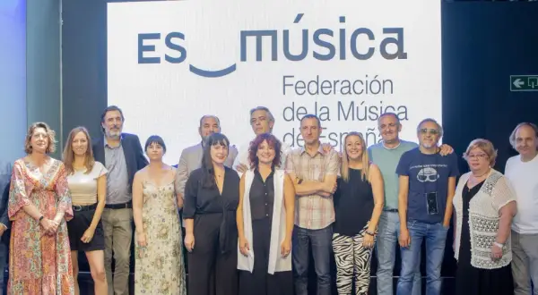 Grupo de profesionales de la música en España, aprendiendo como ser manager en la industria.
