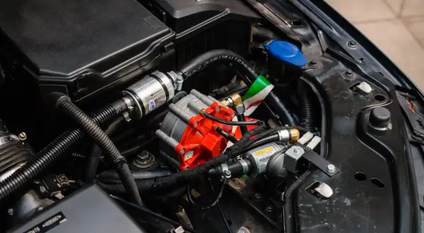 LPG: Co to za gaz? Skład, właściwości, zastosowanie i różnice z CNG