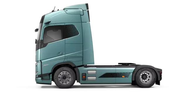 Un camion Volvo électrique bleu sarcelle, profil latéral, sur fond noir.