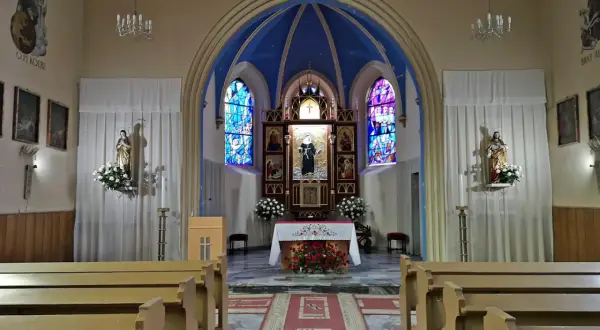Sanktuarium w Głębinowie: Historia, Modlitwy i Nabożeństwa
