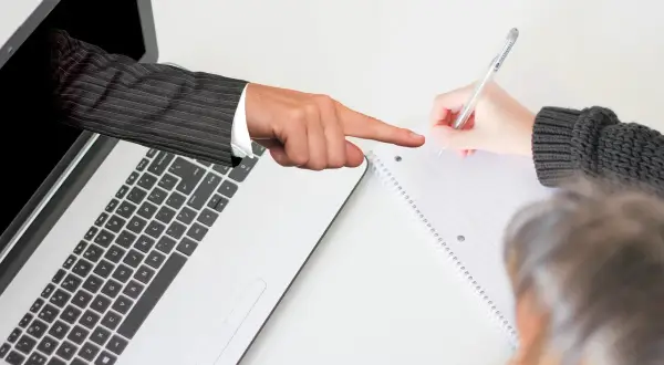 Mentoring biznesowy – czym jest i jak może zmienić Twoją karierę?