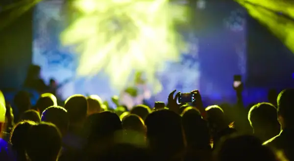 Gdzie bezpiecznie kupić bilety na koncert, aby uniknąć oszustw?