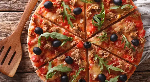 Pizza thon tomate moutarde: le secret d'une recette inoubliable.