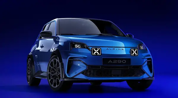 El Alpine A290 GTS, un deportivo eléctrico azul brillante, se presenta con luces X distintivas y un diseño futurista sobre un fondo azul intenso.
