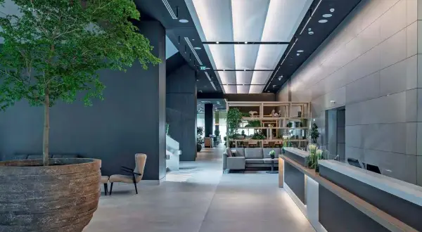 Meliá Frankfurt City: Luxus im Wolkenkratzer Lohnt es sich?
