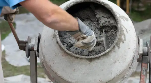Ile cementu na m³ betonu B15? Kluczowe proporcje i zastosowanie betonu
