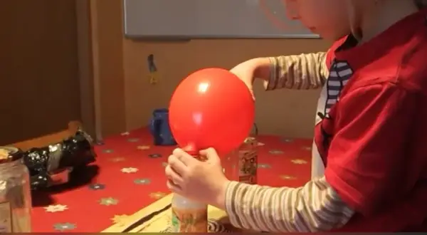 Jak działa balon samopompujący? Odkryj chemiczny sekret!