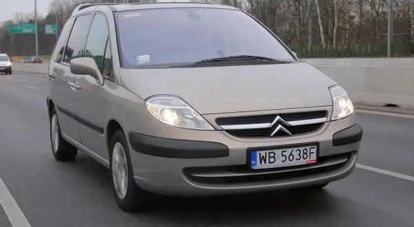 Citroen C8 jaki silnik wybrać, aby uniknąć kosztownych napraw?