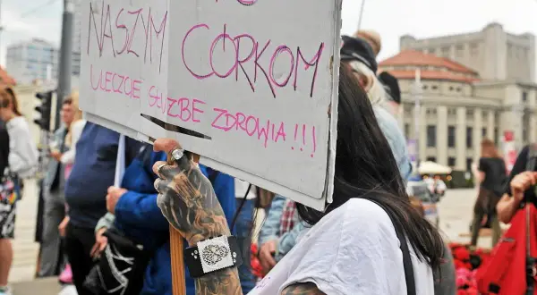 Klauzula sumienia u lekarza: Kiedy może odmówić i co z Twoimi prawami?