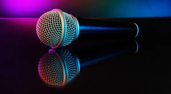 Mikrofon dla DJ-a: Jak wybrać idealny? Poradnik i ranking