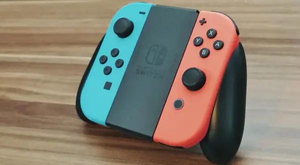 Joy-Cony do Nintendo Switch. Dowiedz się, jak zresetować Nintendo Switch, gdy napotkasz problemy.