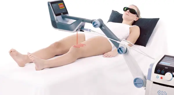 Jak działa laser w rehabilitacji i jakie ma korzyści terapeutyczne