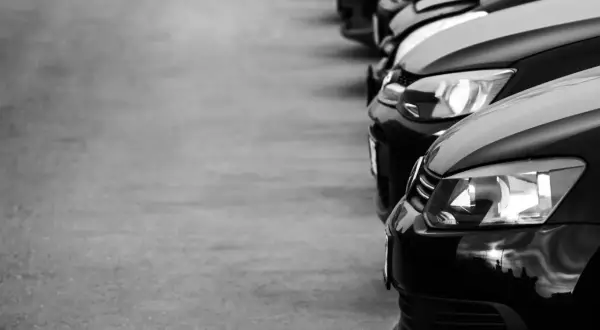 Czy warto kupić auto poleasingowe? Zalety i ryzyka