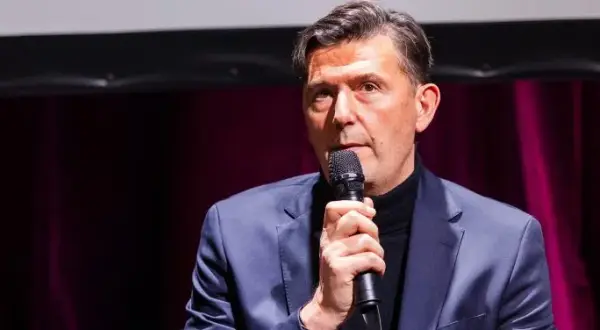 Reżyser filmowy: Kto tworzy magię kina? Od koncepcji do ekranu