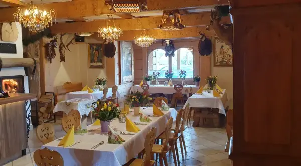Najlepsze restauracje w Dolinie Kościeliskiej - kulinarna esencja Tatr
