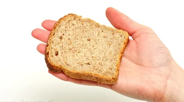 Ile kalorii ma kromka chleba? Sprawdź kaloryczność pieczywa