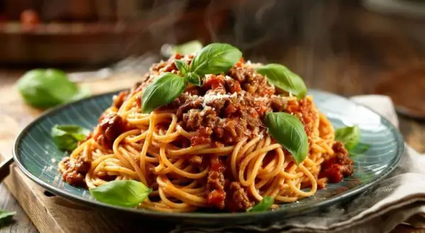 Spaghetti z mięsem drobiowym - zdrowa alternatywa dla bolońskiego