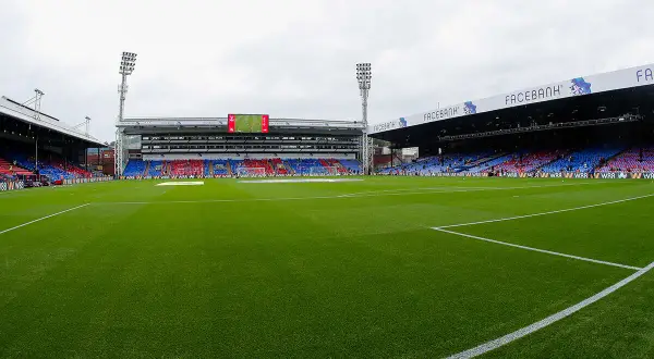 Piękna murawa na stadionie Crystal Palace, gotowa na kolejny mecz.