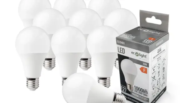 Żarówka LED 10W zużywa mało prądu, zapewniając 1000 lumenów. Opakowanie pokazuje szczegóły produktu.