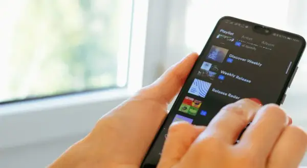 Ile kosztuje Spotify na rok? Sprawdź, by uniknąć wysokich wydatków!