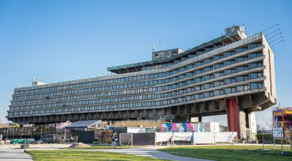 Dlaczego hotel Forum w Krakowie został zamknięty? Szokujące powody