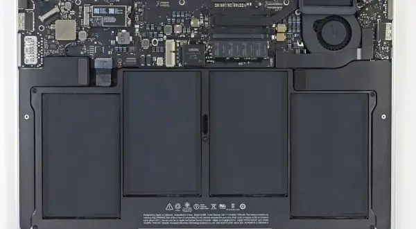 Pojemność baterii w MacBook Air 13 – co musisz wiedzieć, aby uniknąć problemów