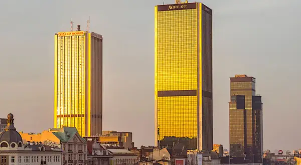 Hotel Marriott Warszawa: Otwarcie 2.10.1989 i symbol zmian