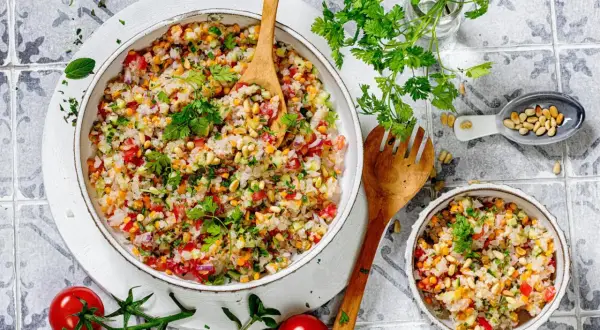 Die 10 besten Salate: Klassiker & Trends für jeden Anlass