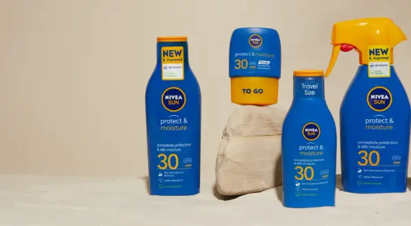 Klasyczny krem Nivea do opalania? Sprawdź, czy to bezpieczne!