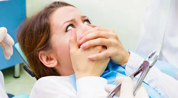 Koniec z dentofobią! Jak bezboleśnie pokonać lęk przed dentystą