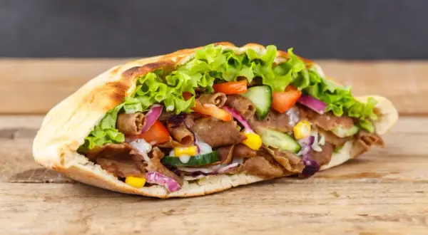 Jakie mięso na kebab? Wybierz idealne i przygotuj w domu!