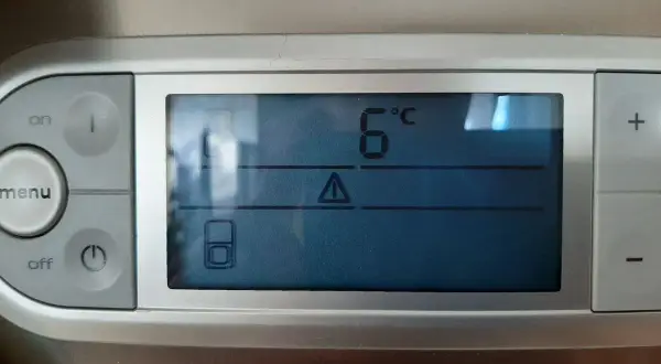 Alarm w lodówce LG: Jak wyłączyć i co robić, gdy dzwoni?